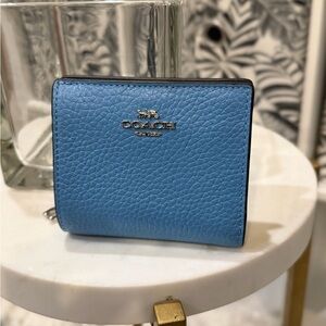 Coach Small Zip Around Wallet – Pebbled Leather – Light Blue